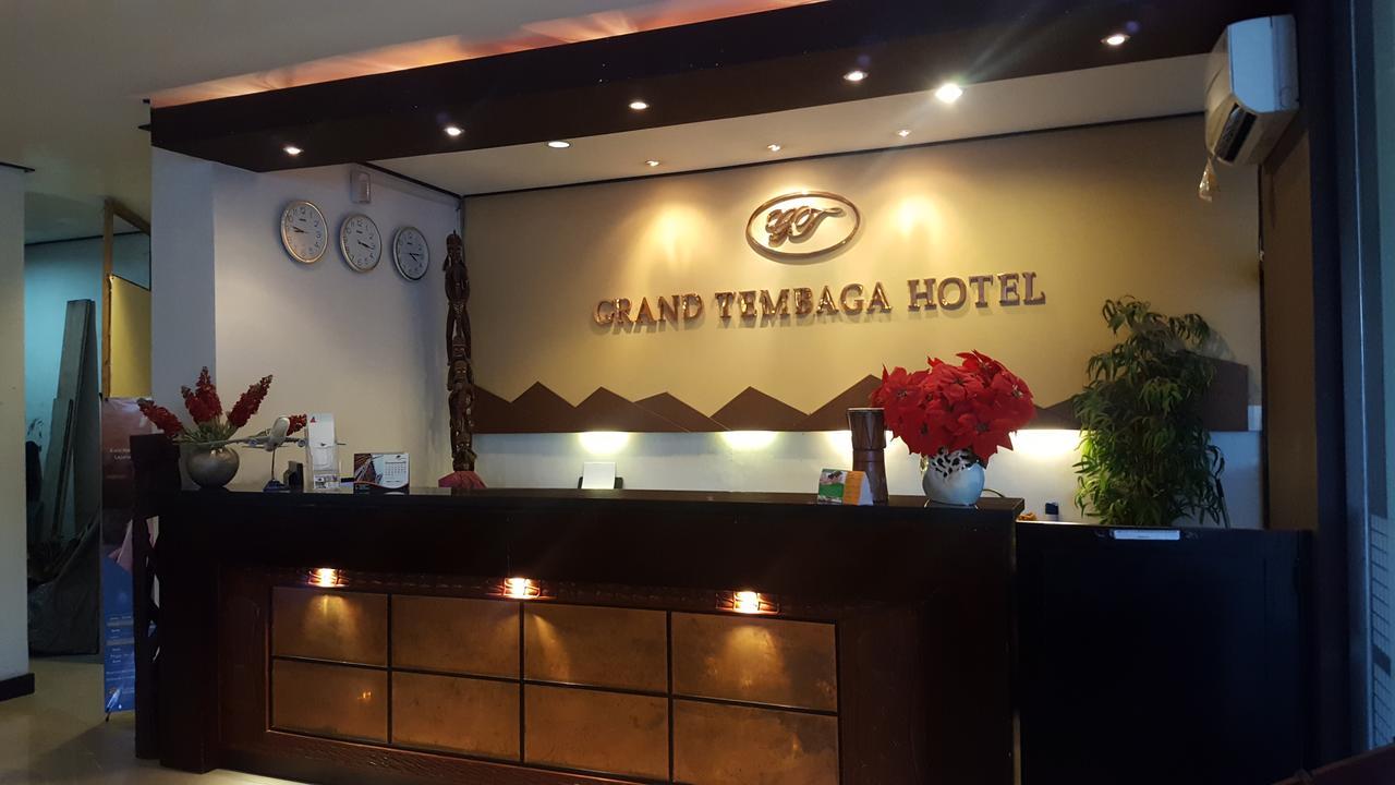 Grand Tembaga Hotel Timika Exteriör bild